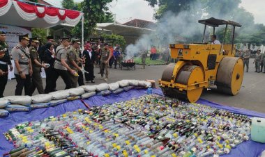 Pemkab Kediri Musnahkan Ribuan Rokok Ilegal Hasil Operasi Gabungan